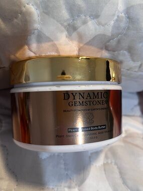 Dynamic Gemstone Pearl-Infused Body Butter - Gold 10 oz